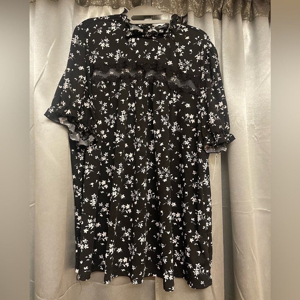 Plus size very roomy 3x new with tag blouse